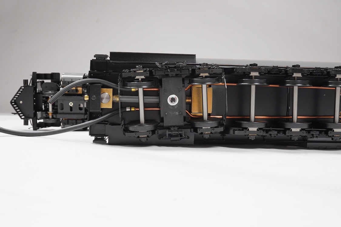 A Gauge One Aster Hobbies live steam Union Pacific Challenger 4-6-6-4 tender locomotive, 3977, the factory ‘Built Up’ version, spirit fired working four cylinder motion, with assembly instructions, operating instructions
